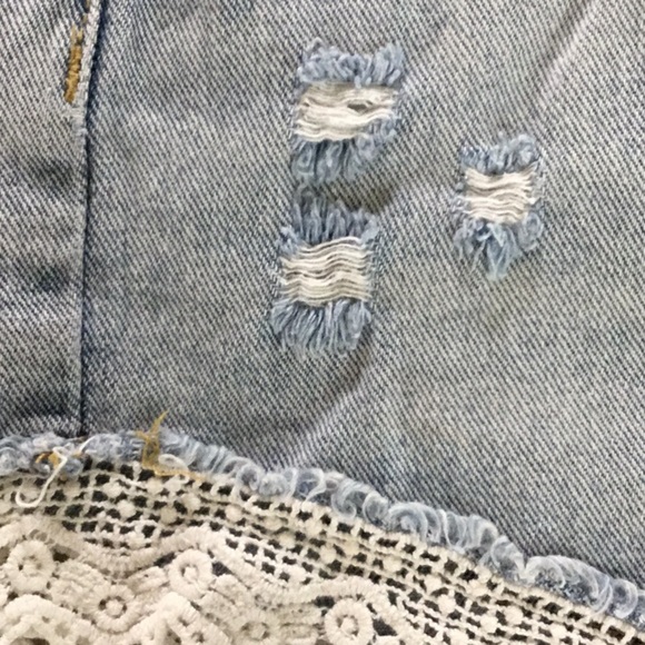 Free People Distressed Denim Shorts Size 24 - Picture 7 of 8